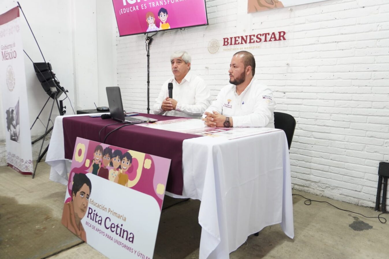 Comienza la entrega de tarjetas de la Beca Rita Cetina en Hidalgo