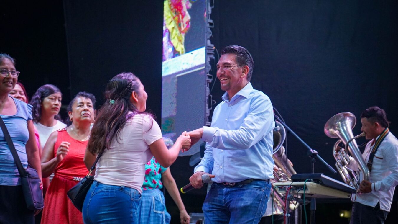 Huejutla celebra a miles de madres con festival y rifas por el 10 de mayo