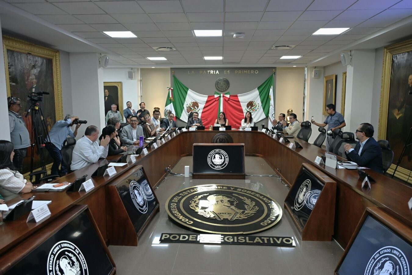 Morena propone redefinir facultades en leyes de ingresos municipales