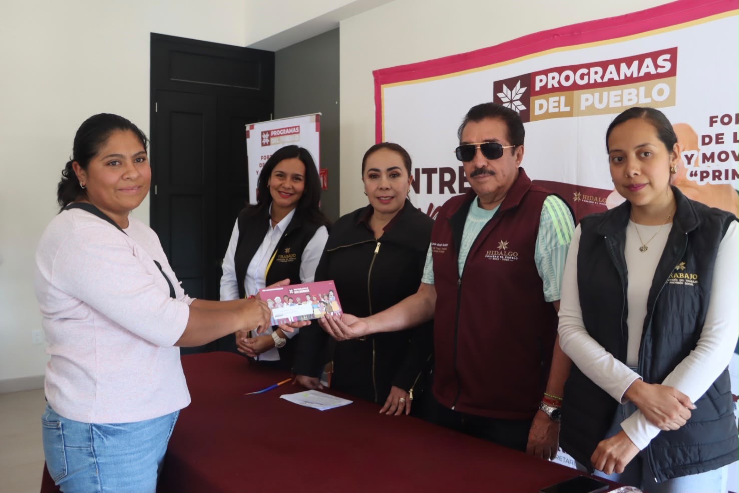 Entregan tarjetas del Programa de Fortalecimiento de la Vinculación y Movilidad Laboral