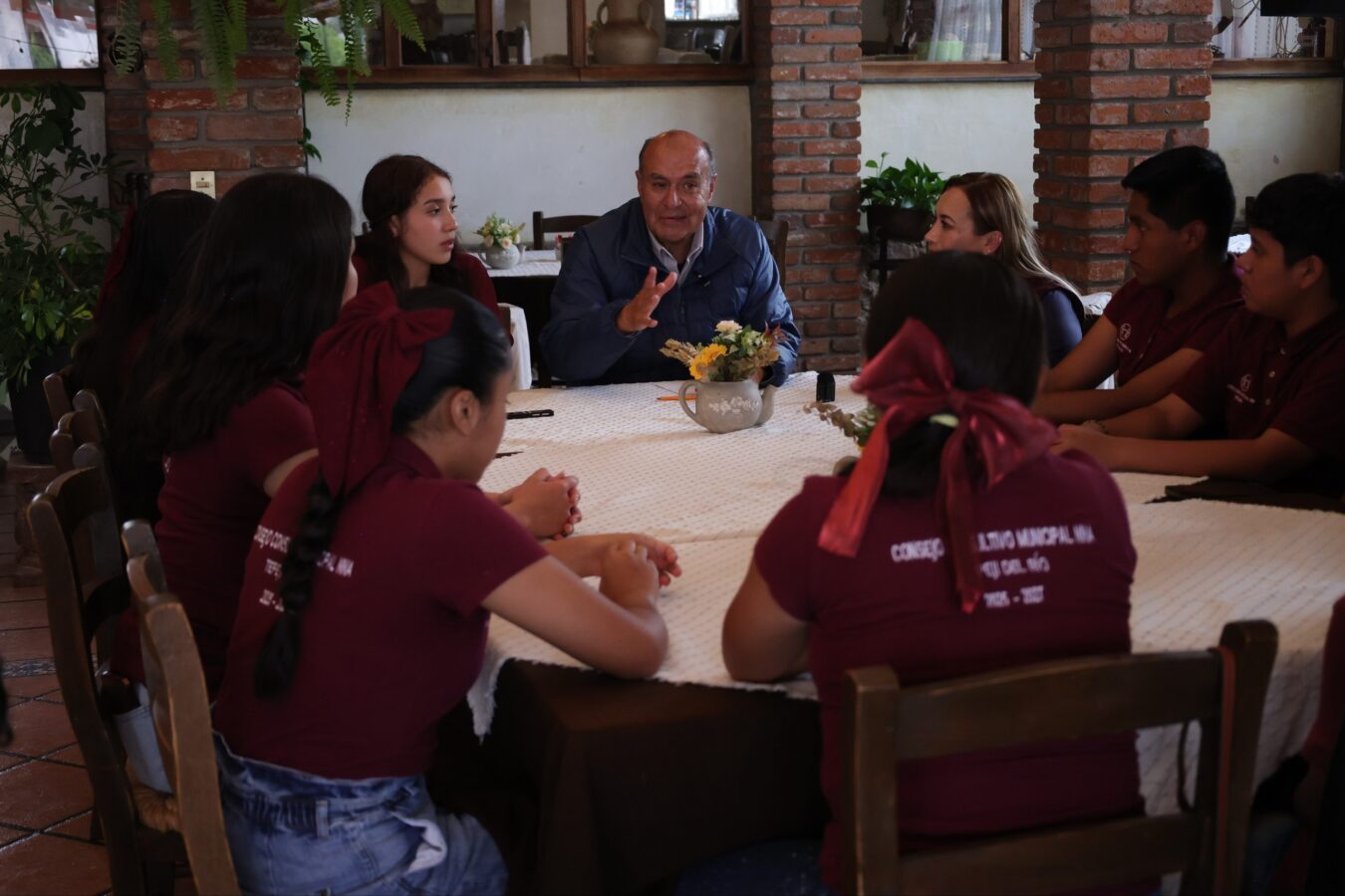 Escucha SEPH propuestas de estudiantes de Tepeji y entrega material a 21 escuelas.