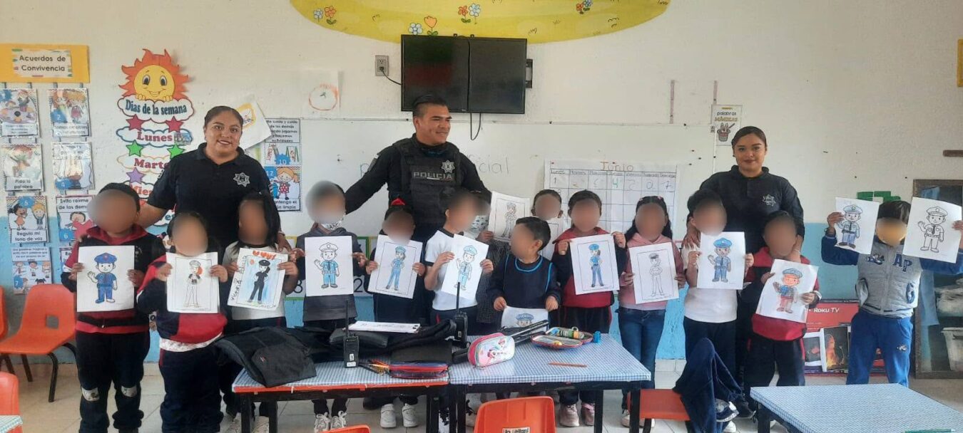 Policía de Ajacuba fomenta la seguridad infantil