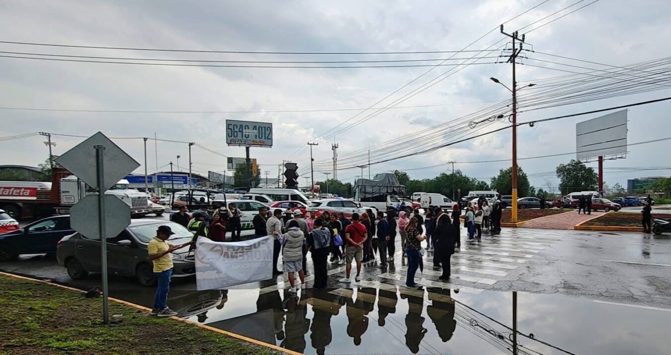 Bloqueo en la México-Pachuca genera caos vial.
