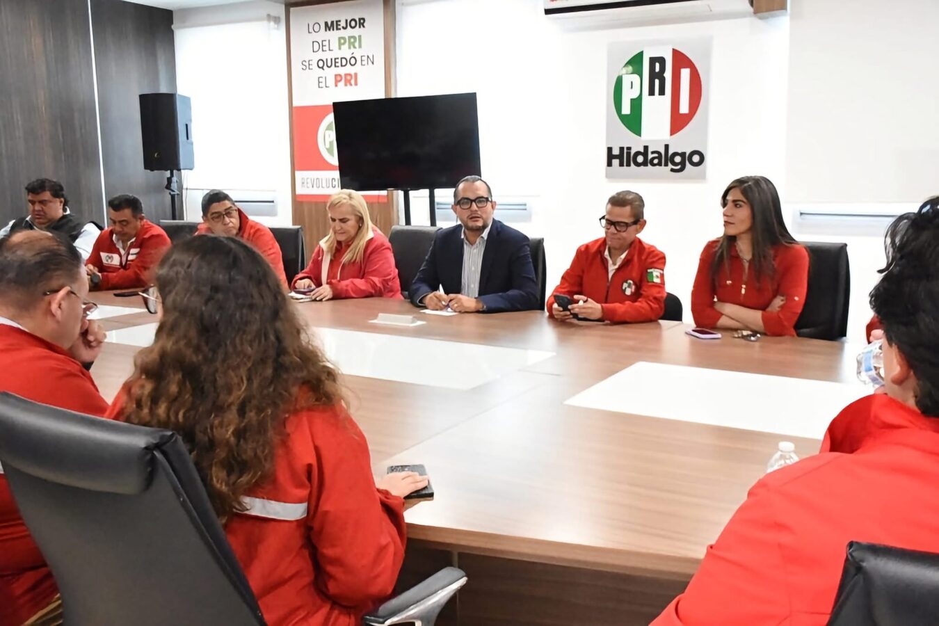 PRI impugna embargo a sus prerrogativas ante el Tribunal Electoral de Hidalgo.
