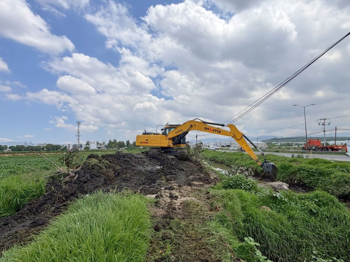 Realiza SIPDUS obras para prevenir inundaciones en Los Tuzos.
