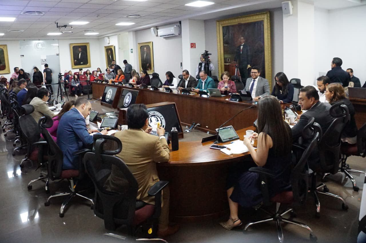 Buscan regular uso de celulares en escuelas de Hidalgo; PT propone reforma educativa