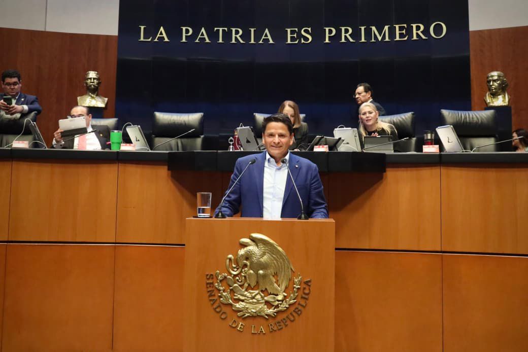 Fortalece Cuauhtémoc Ochoa vínculos con taxistas de Hidalgo