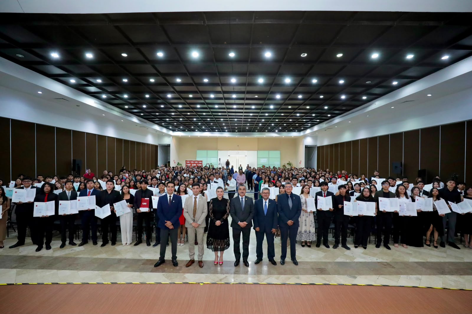 110 estudiantes de la Prepa 7 de Ixmiquilpan reciben su certificado