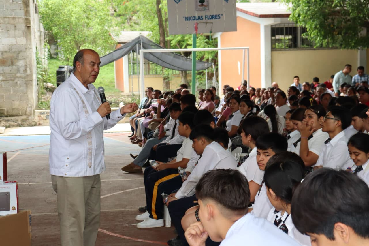 Más de 2.8 mdp para fortalecer escuelas de la Sierra Gorda de Hidalgo.