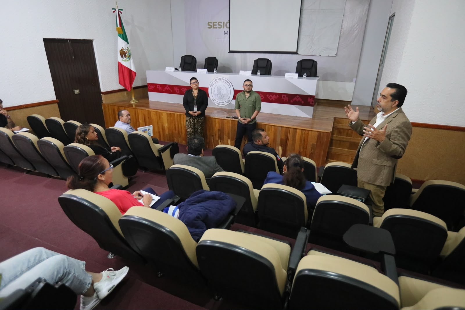 Agiliza Mineral de la Reforma trámites a comercios