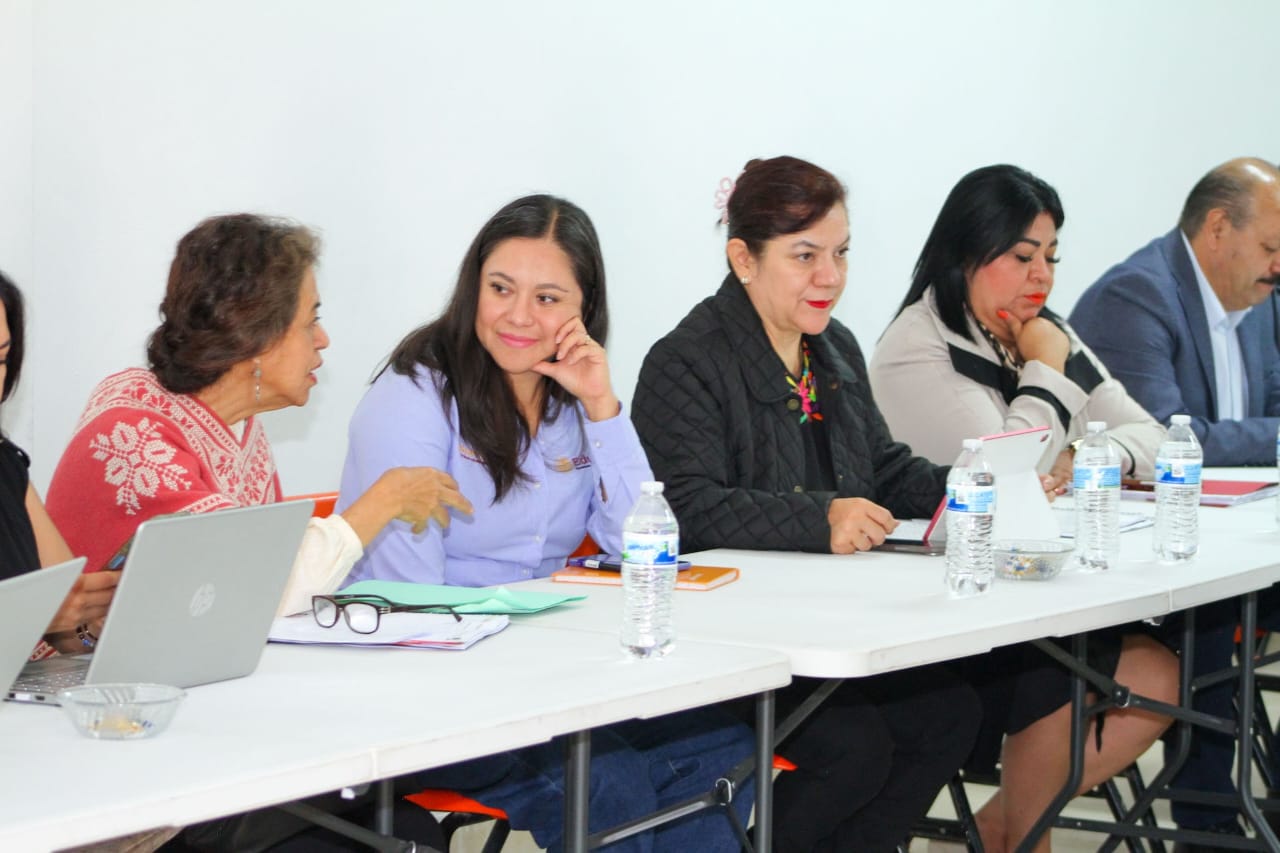 IHE fortalece la formación docente con taller intensivo en escuelas de educación básica