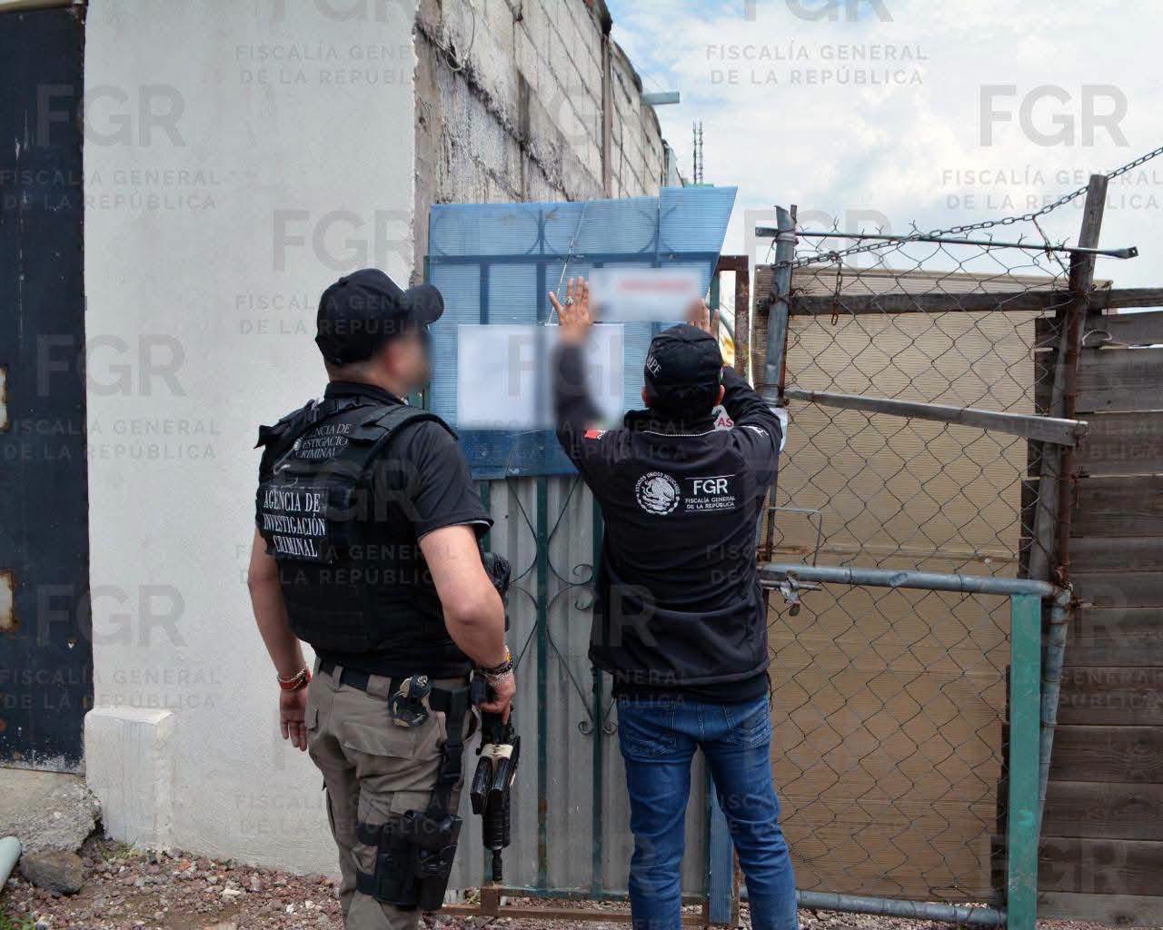 Asegura FGR inmuebles con hidrocarburo ilegal en Tepeapulco.