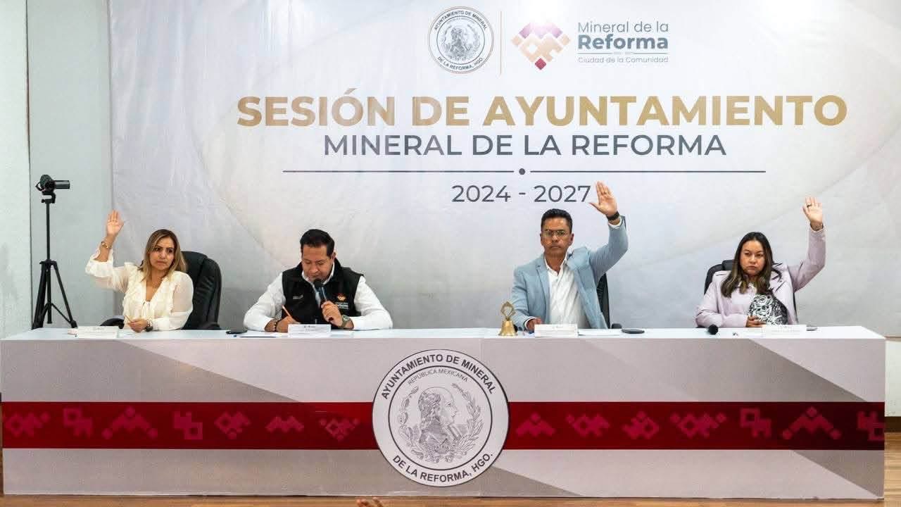 Ayuntamiento de Mineral de la Reforma celebra sesión extraordinaria.