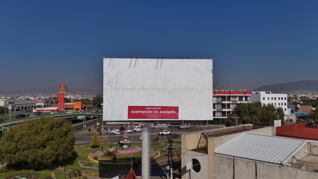 Mantiene Pachuca retiro permanente de anuncios irregulares