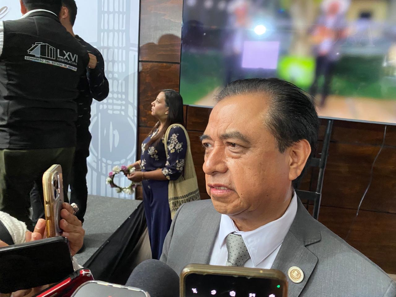 Pide Andrés Velázquez no adelantar juicios sobre reforma electoral en Hidalgo.