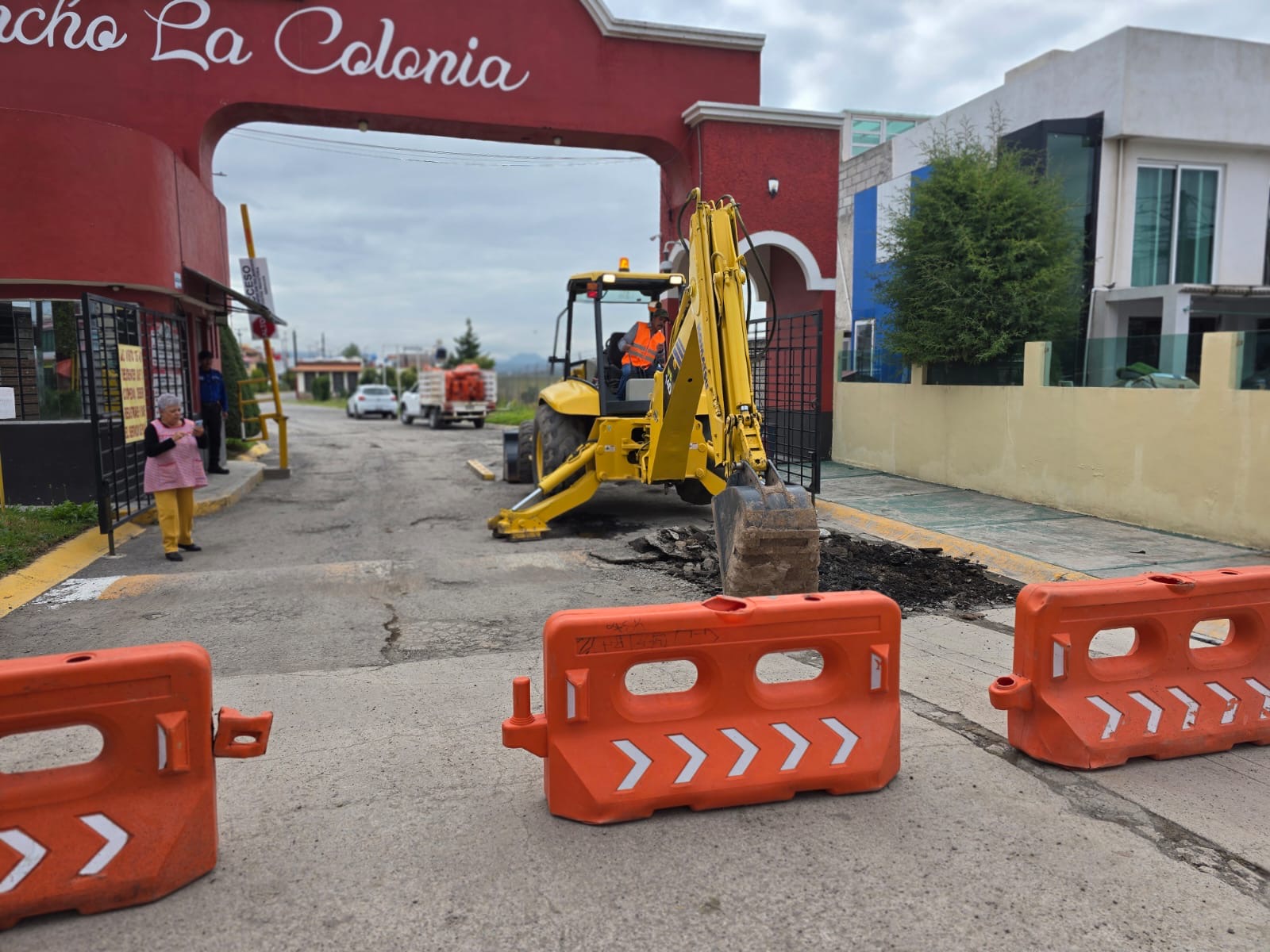 Rehabilita SIPDUS acceso principal a Rancho La Colonia en Pachuca
