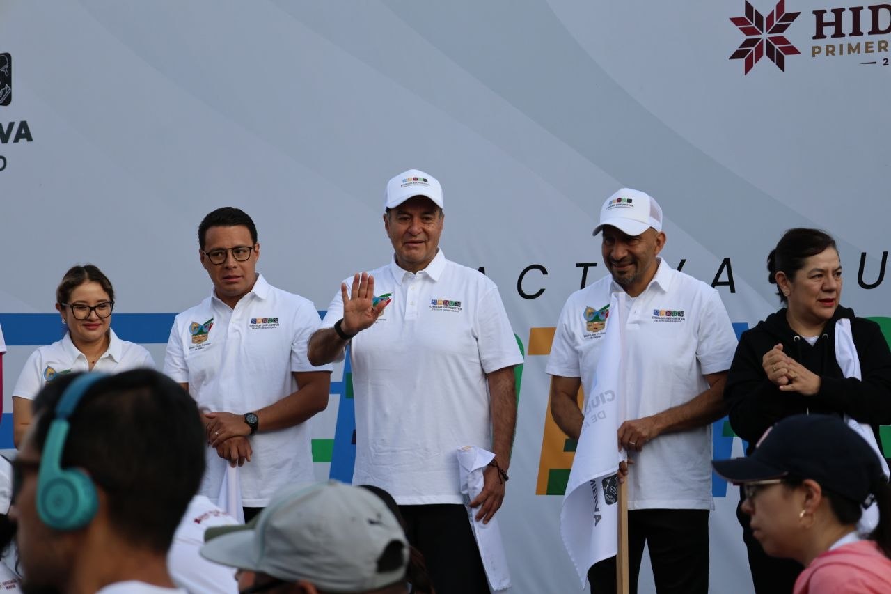 Dan el banderazo de salida a la carrera “Activa tu Potencial 10K”