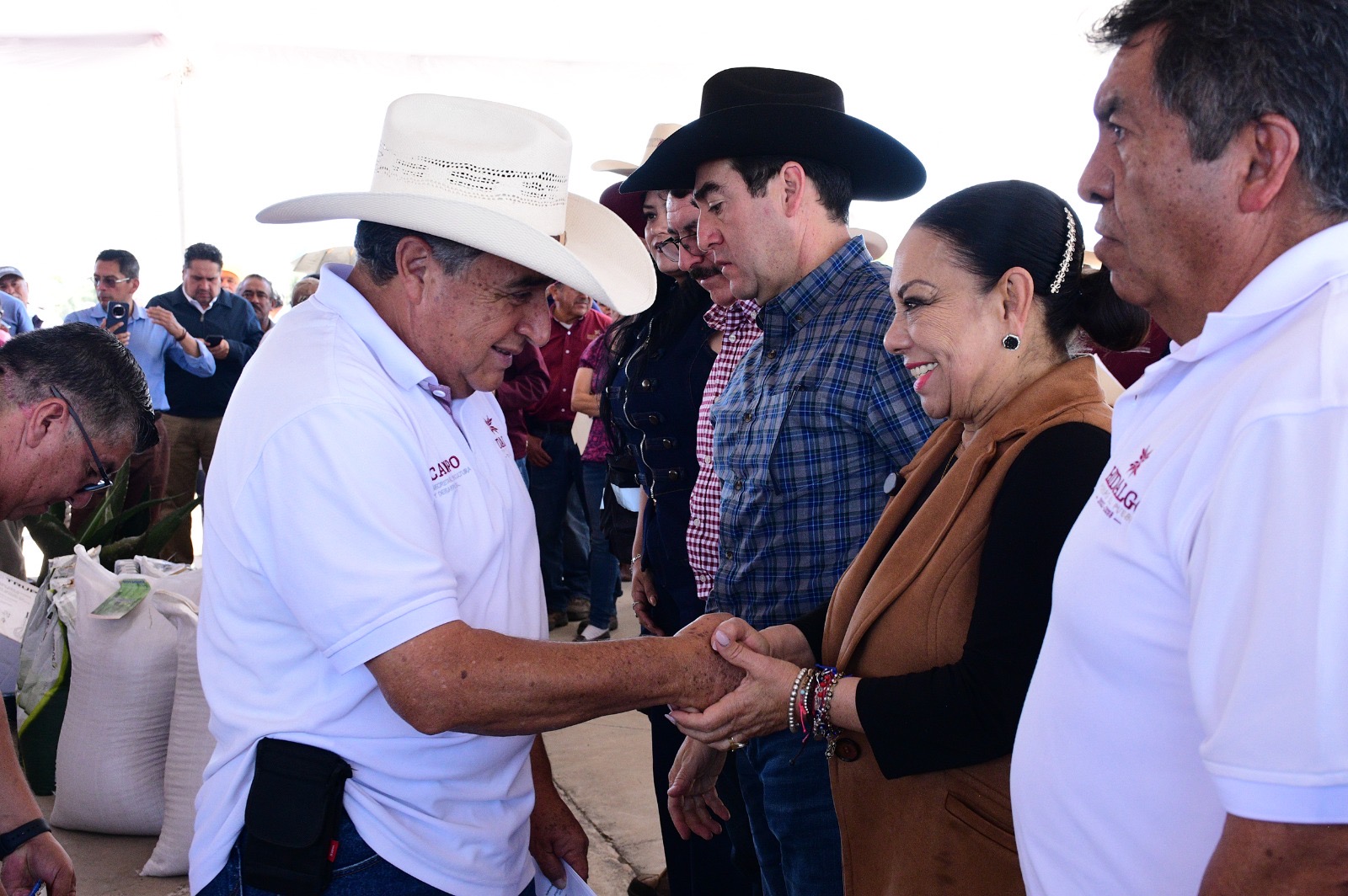 Entregan apoyos agropecuarios a 884 productores en Tulancingo