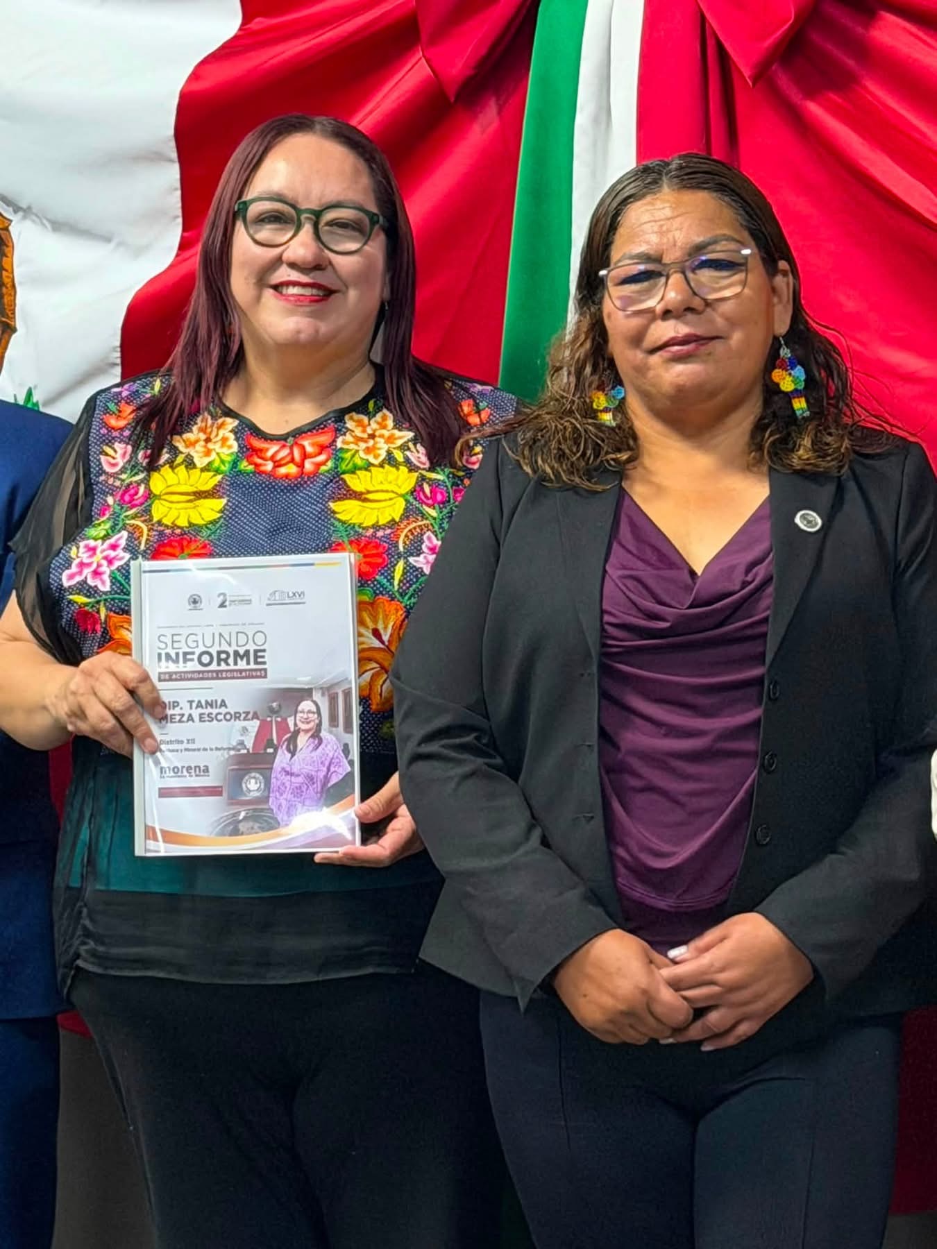 Entrega Tania Meza segundo informe legislativo en Congreso de Hidalgo.