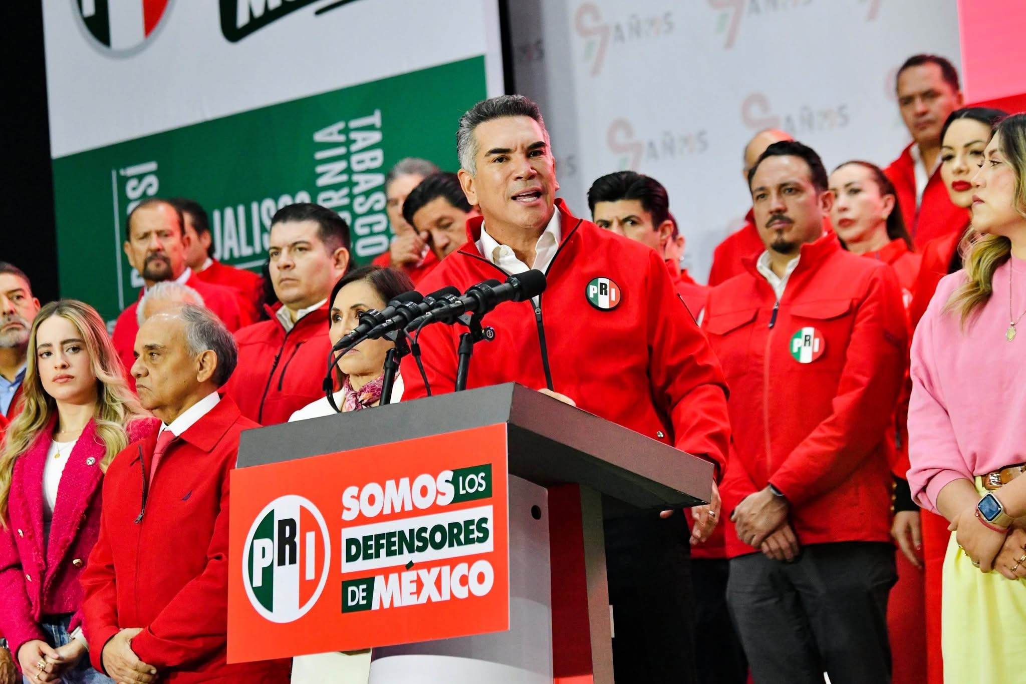 Alejandro Moreno responde a Sheinbaum: “No me voy a arrodillar, no me voy a callar”