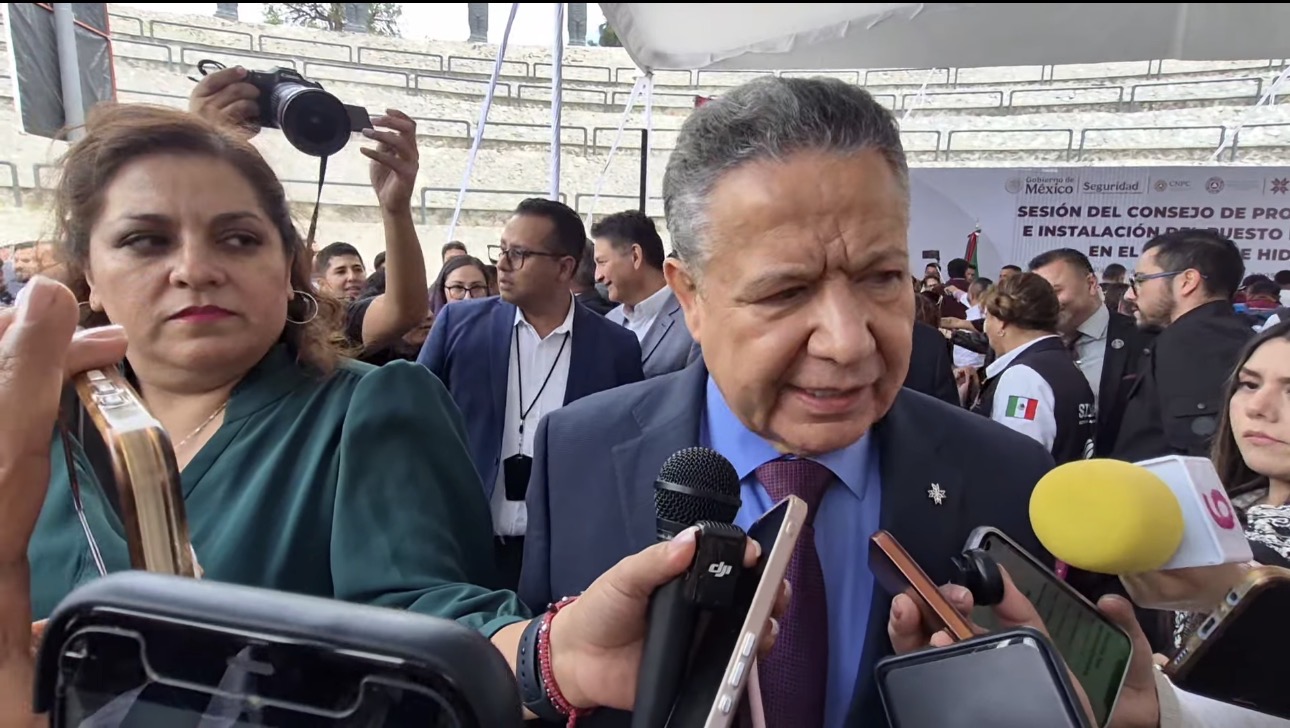 Menchaca descarta ingobernabilidad en municipios; llama al diálogo y advierte aplicación de la ley