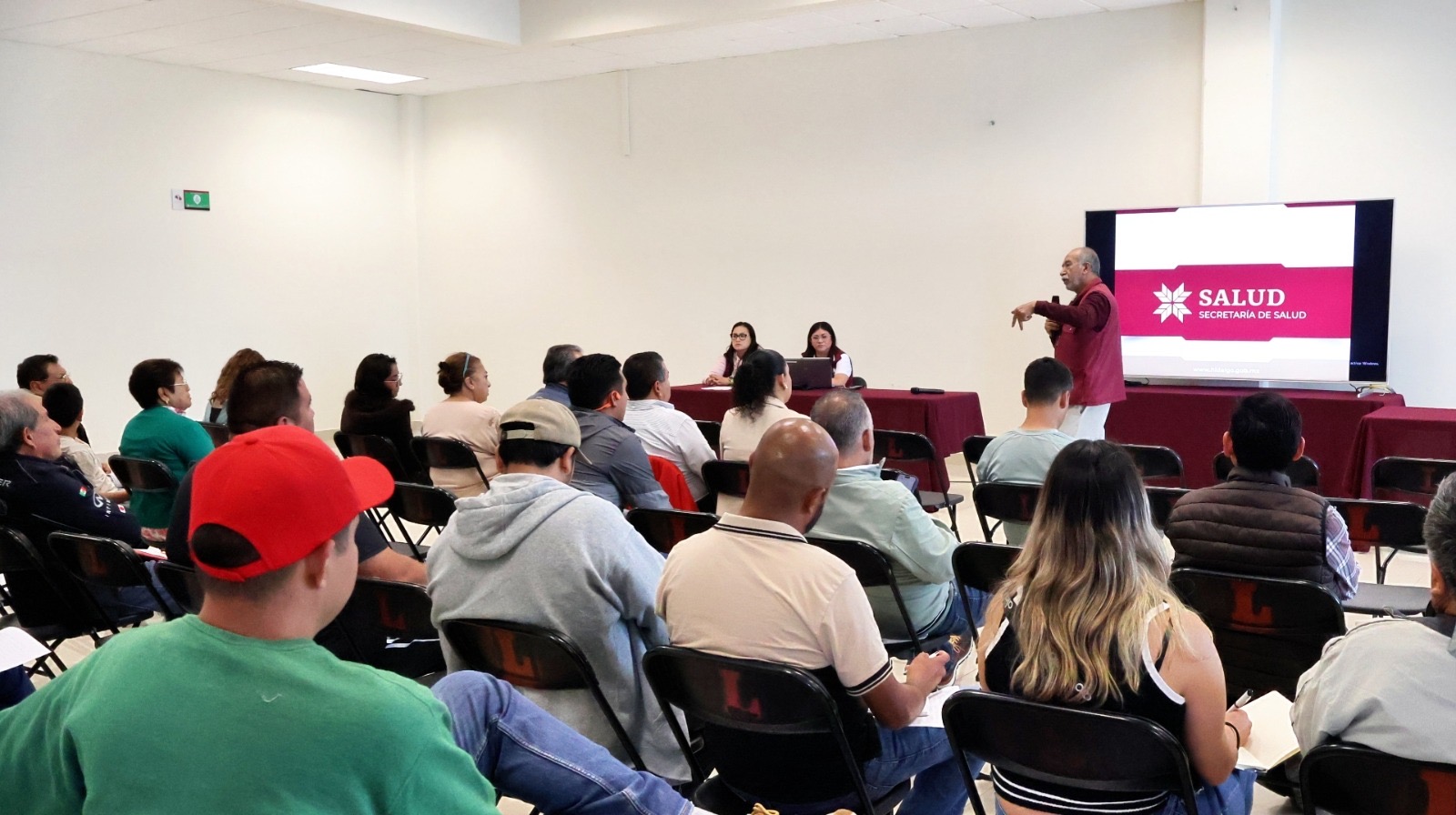 Capacitan a responsables de módulos purificadores de agua en Tulancingo