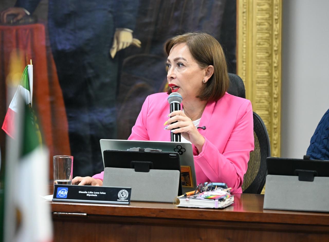 Congreso pide a Semot transparentar tarifas del servicio de taxi