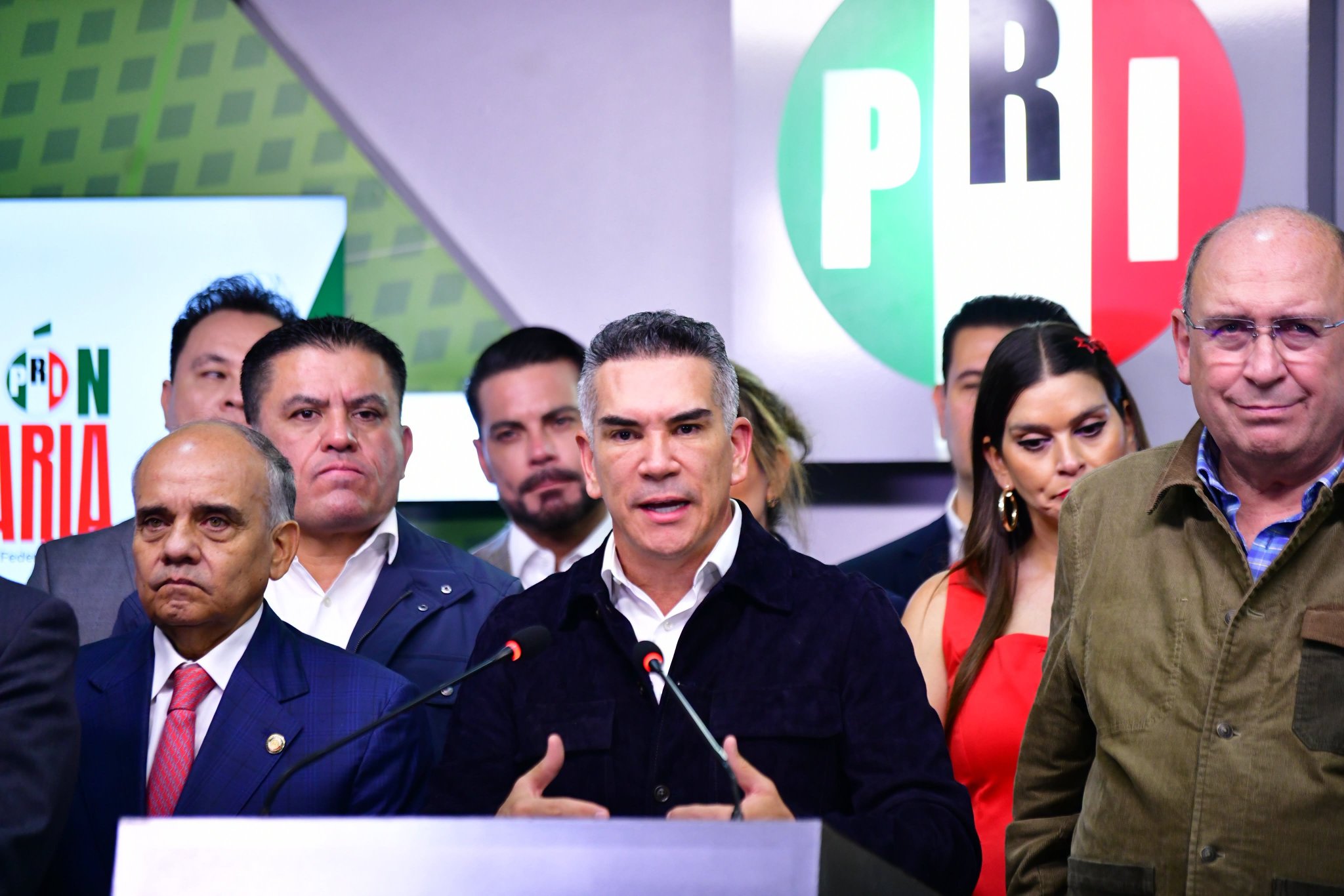 PRI advierte riesgos de censura en reforma sobre identidad gráfica de instituciones