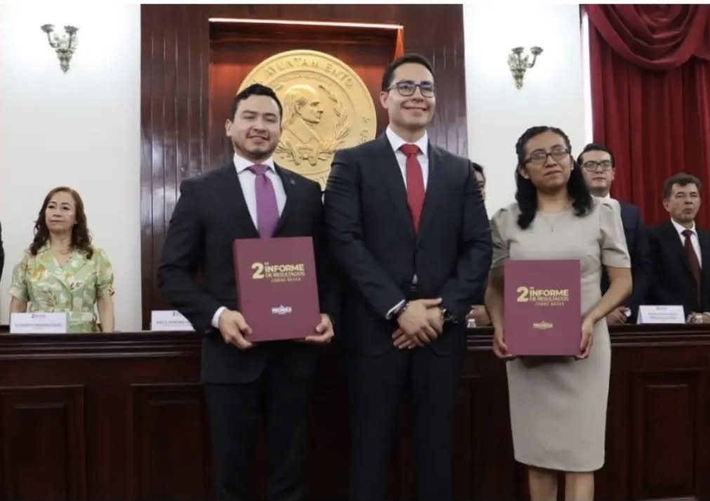 Jorge Reyes entrega al Cabildo su Segundo Informe de Gobierno