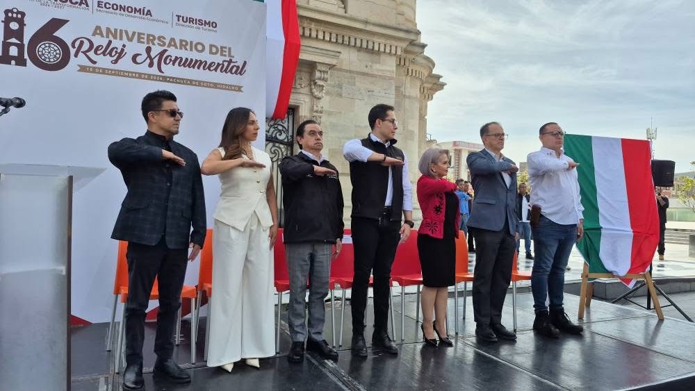 Celebra Pachuca 116 años del Reloj Monumental.