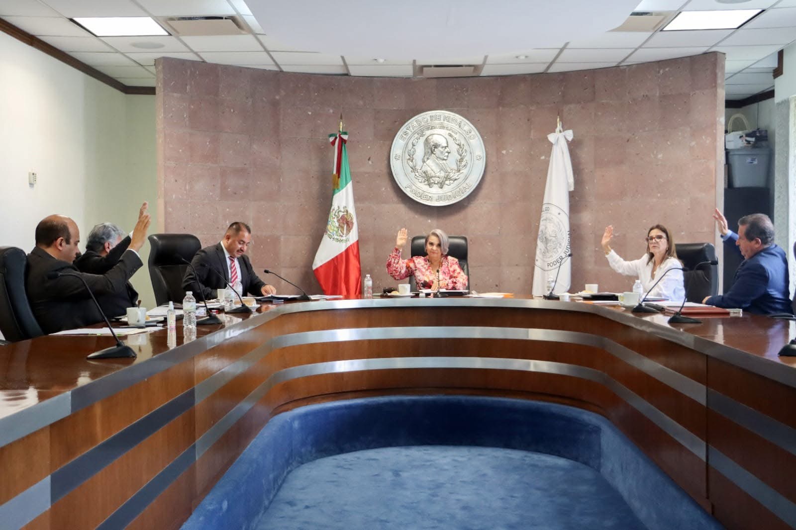 Mantiene el TSJH a Rebeca Aladro en la Presidencia, pese a que la ley prevé relevo.