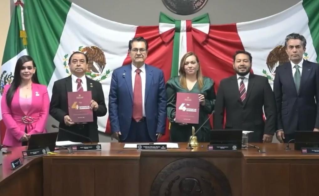 Entrega Guillermo Olivares el Cuarto Informe de Gobierno de Julio Menchaca
