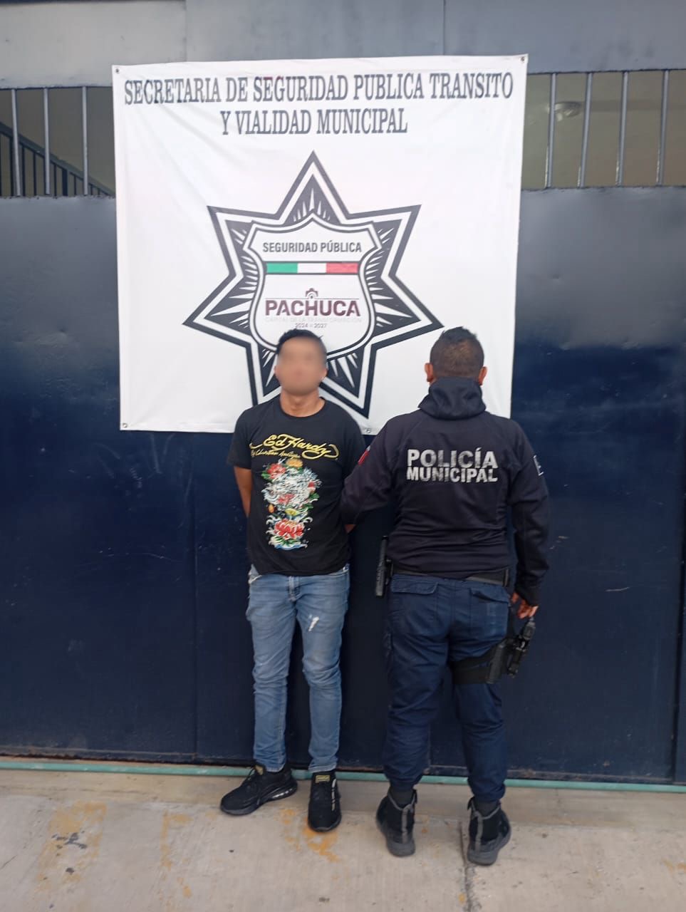 Detienen en Pachuca a hombre con orden de aprehensión por narcomenudeo