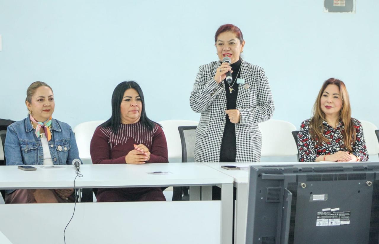 Capacita IHE a supervisores escolares para fortalecer la enseñanza en Hidalgo.