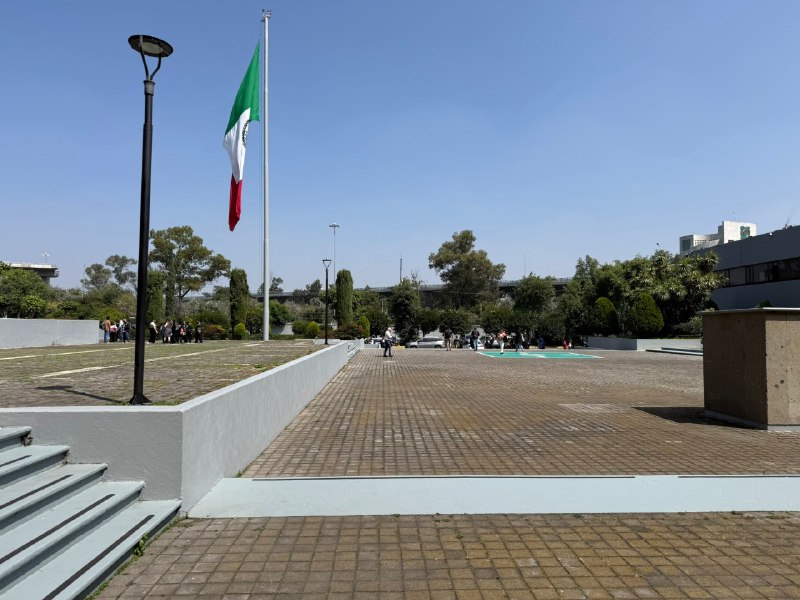 Evacuan oficinas centrales del INE por fuga de diésel en edificio vecino.