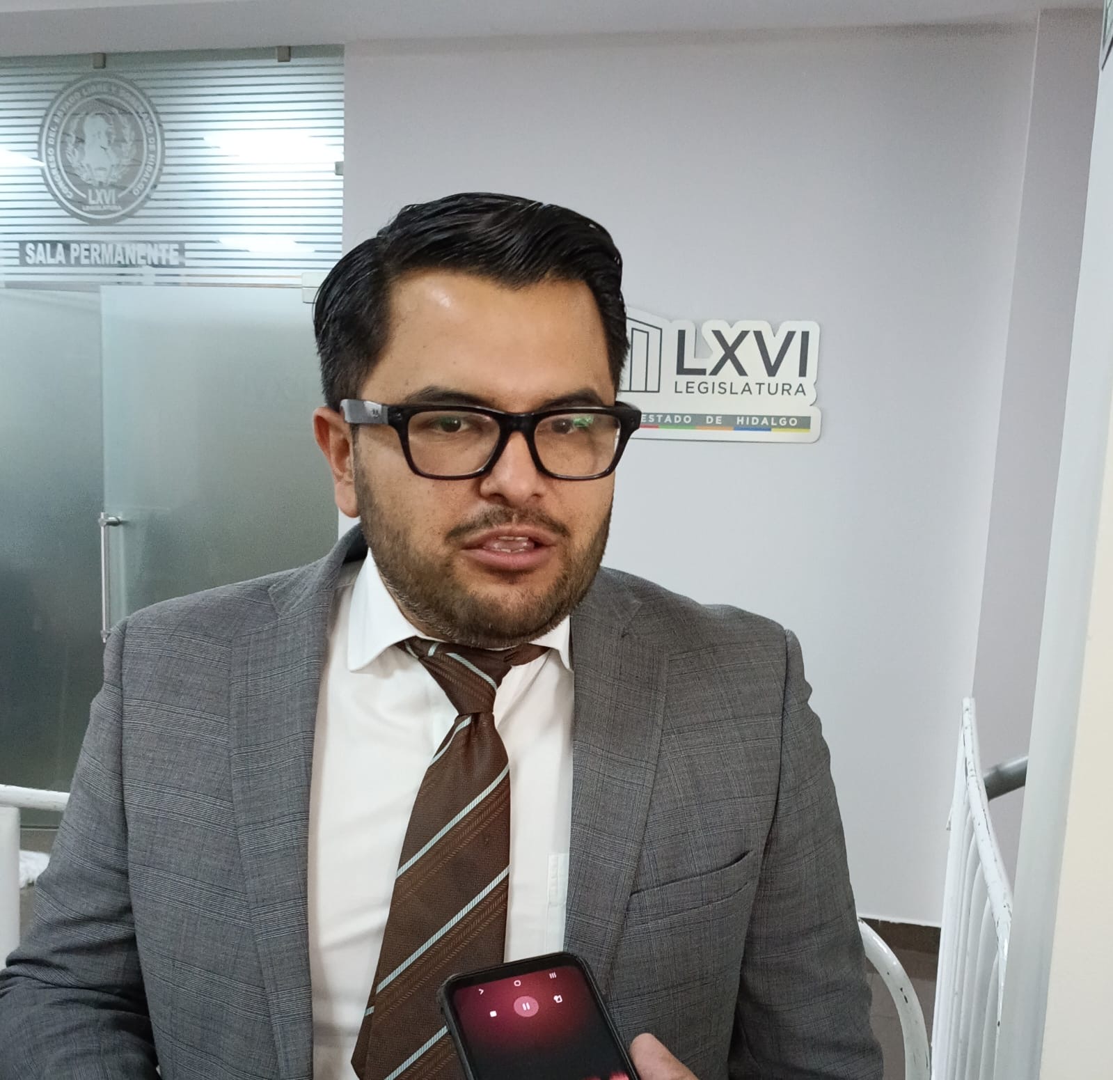 Niega diputado “línea” de Morena para aprobar reforma en cabildos.