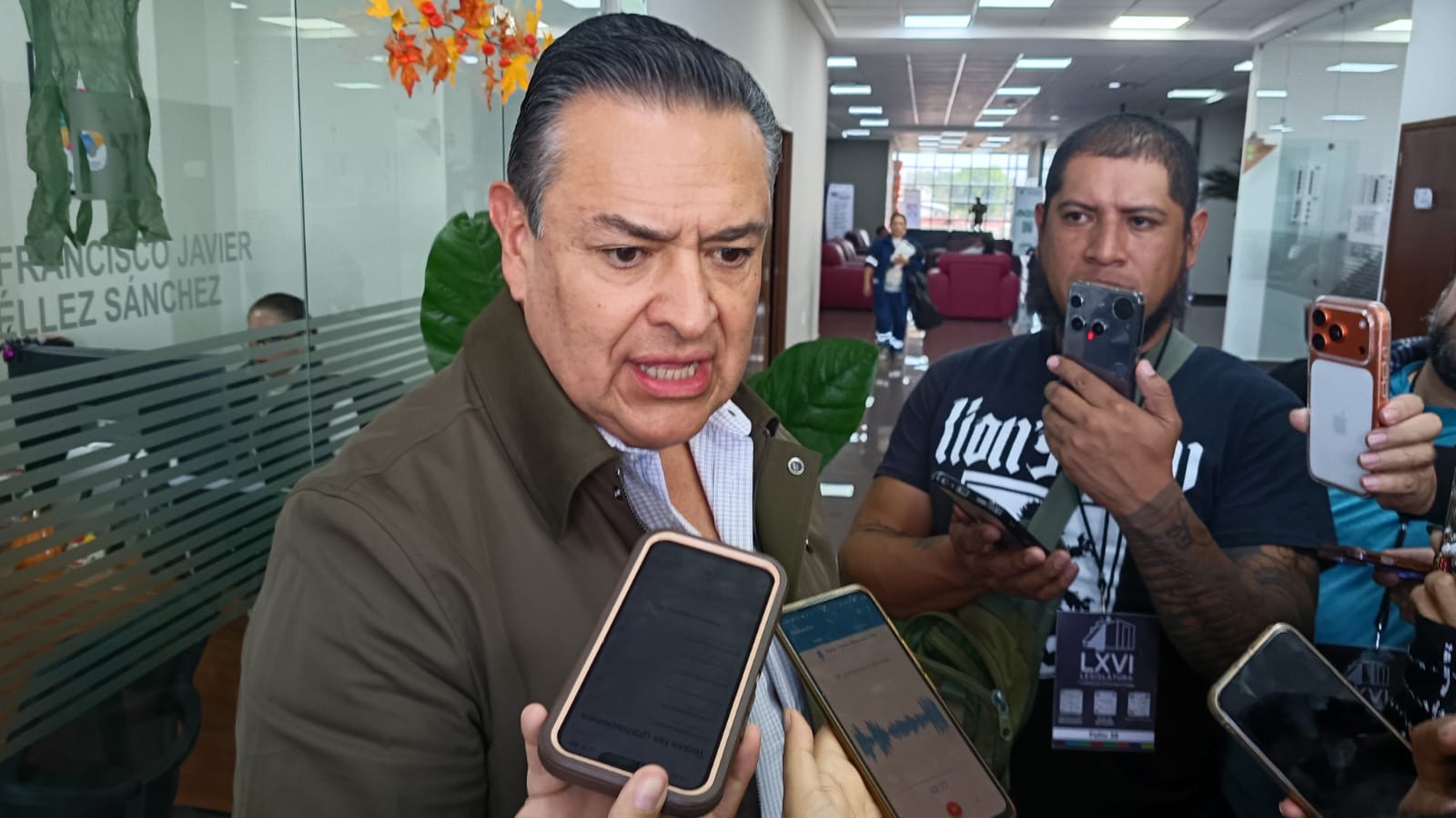 Diputado del PT asume responsabilidad por voto a favor de reforma municipal.