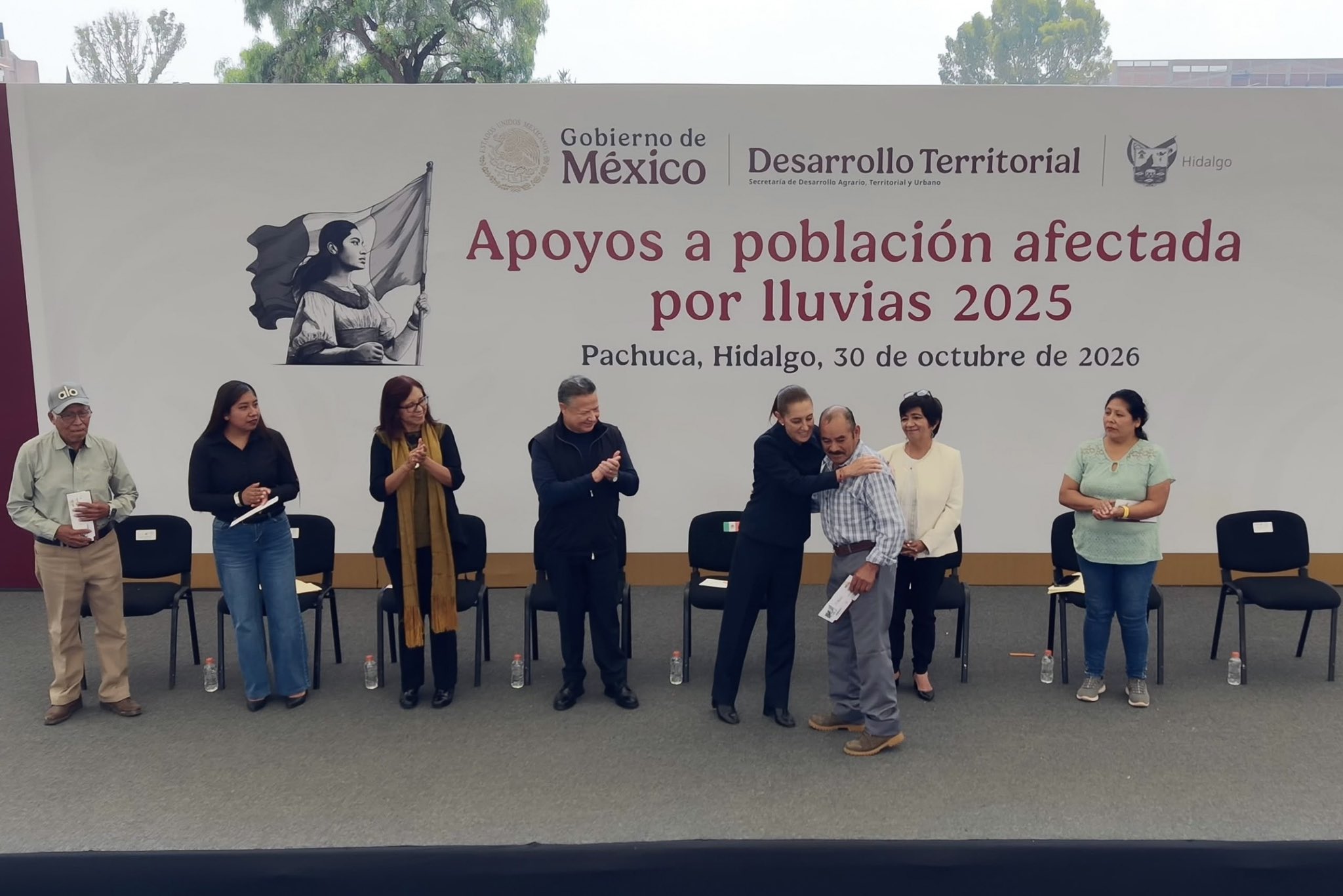 Tras un año de retrasos, entregan apoyos para reconstruir viviendas en Hidalgo.