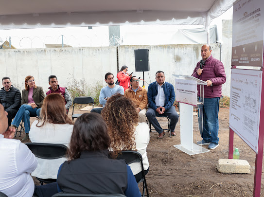Colocan primera piedra de nuevo Bachillerato “Margarita Maza” en Mineral de la Reforma