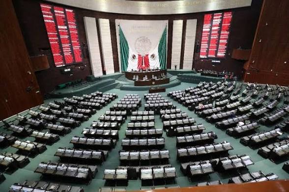 Deuda pública de México llegaría a 21.66 billones de pesos en 2027; PAN y PRI cuestionan política fiscal