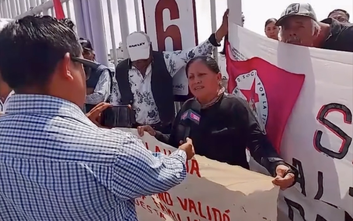 Bloquean acceso a feria de Pachuca previo a evento de Sheinbaum; exigen sanear presa Endhó